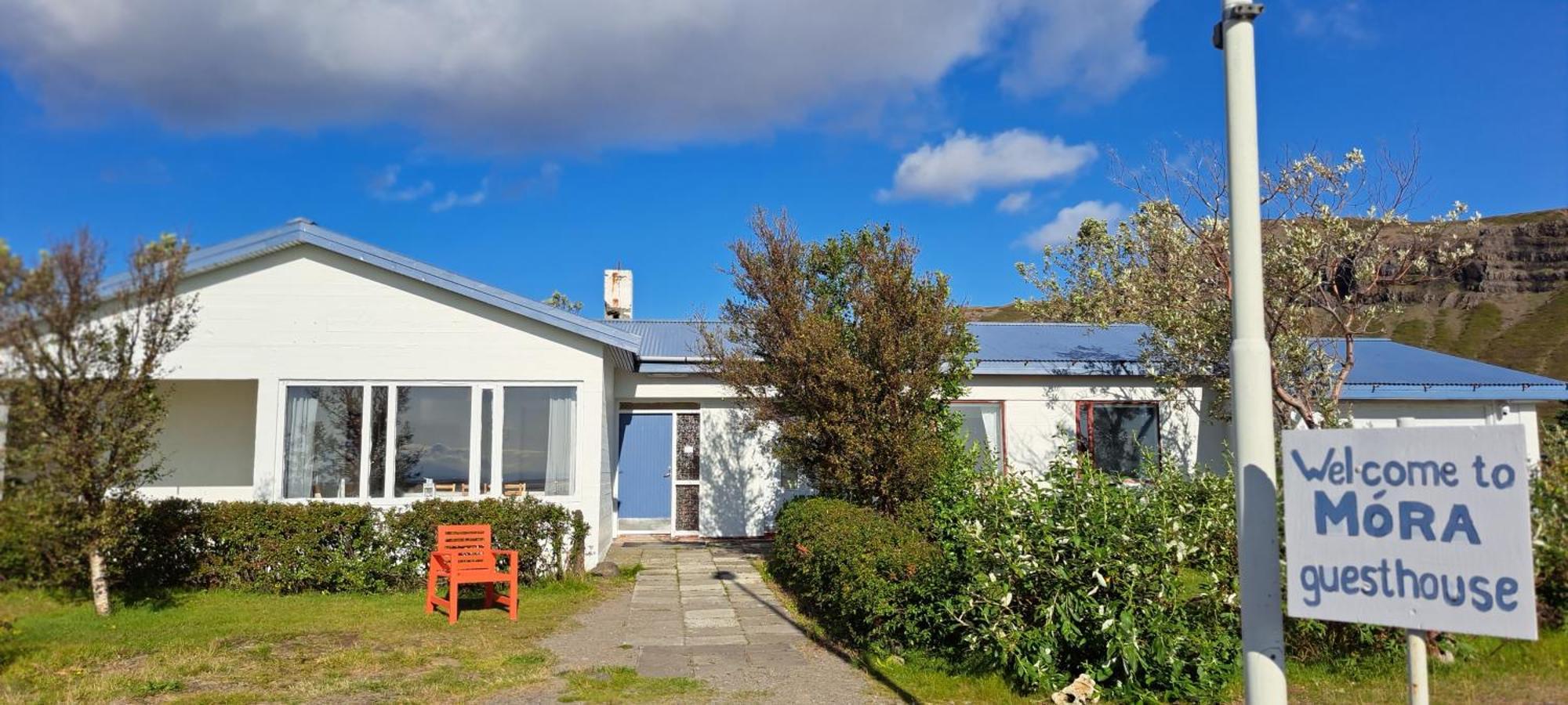 Mora Guesthouse Hagi  Exterior foto