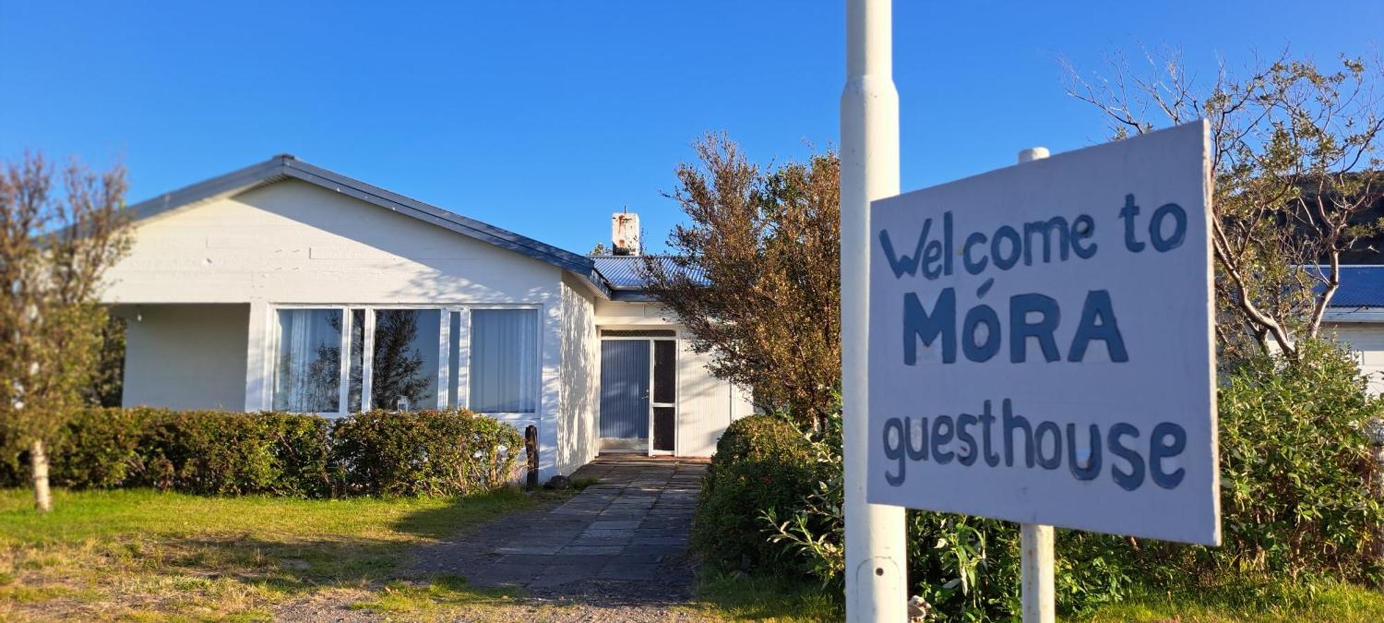 Mora Guesthouse Hagi  Exterior foto